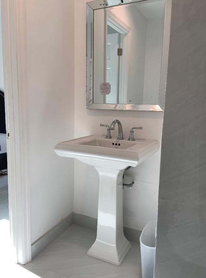 Room & Private Bathroom Бока Ратон Екстериор снимка