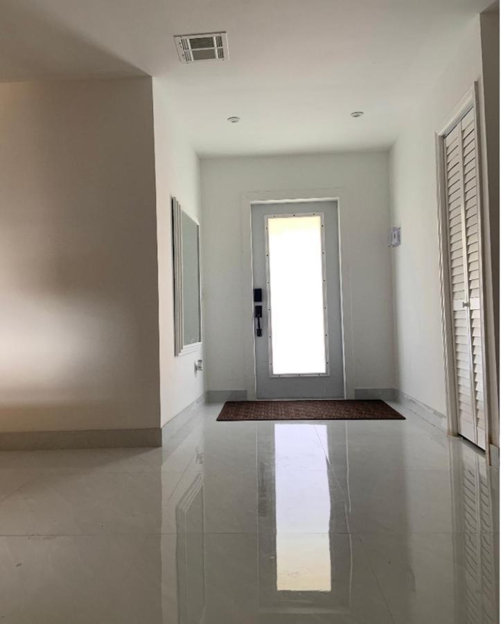 Room & Private Bathroom Бока Ратон Екстериор снимка